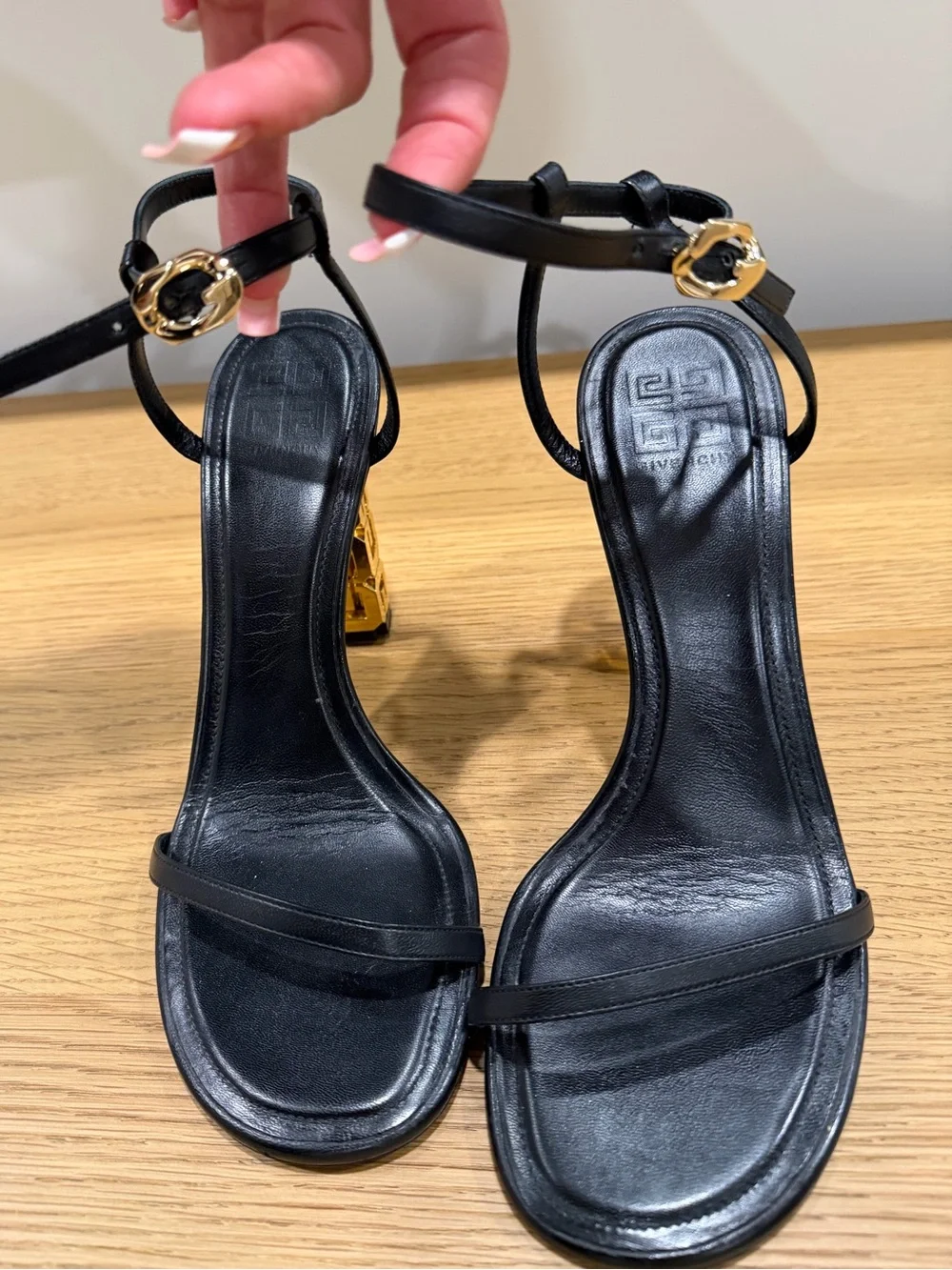 Givenchy heels 40.5